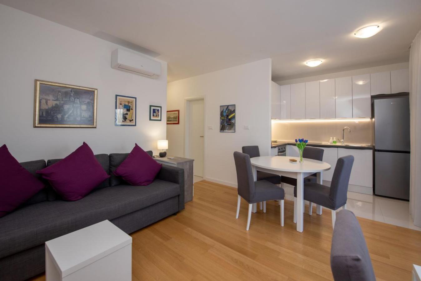 S'Akvarel 4 - Private Garage Apartment Сплит Екстериор снимка