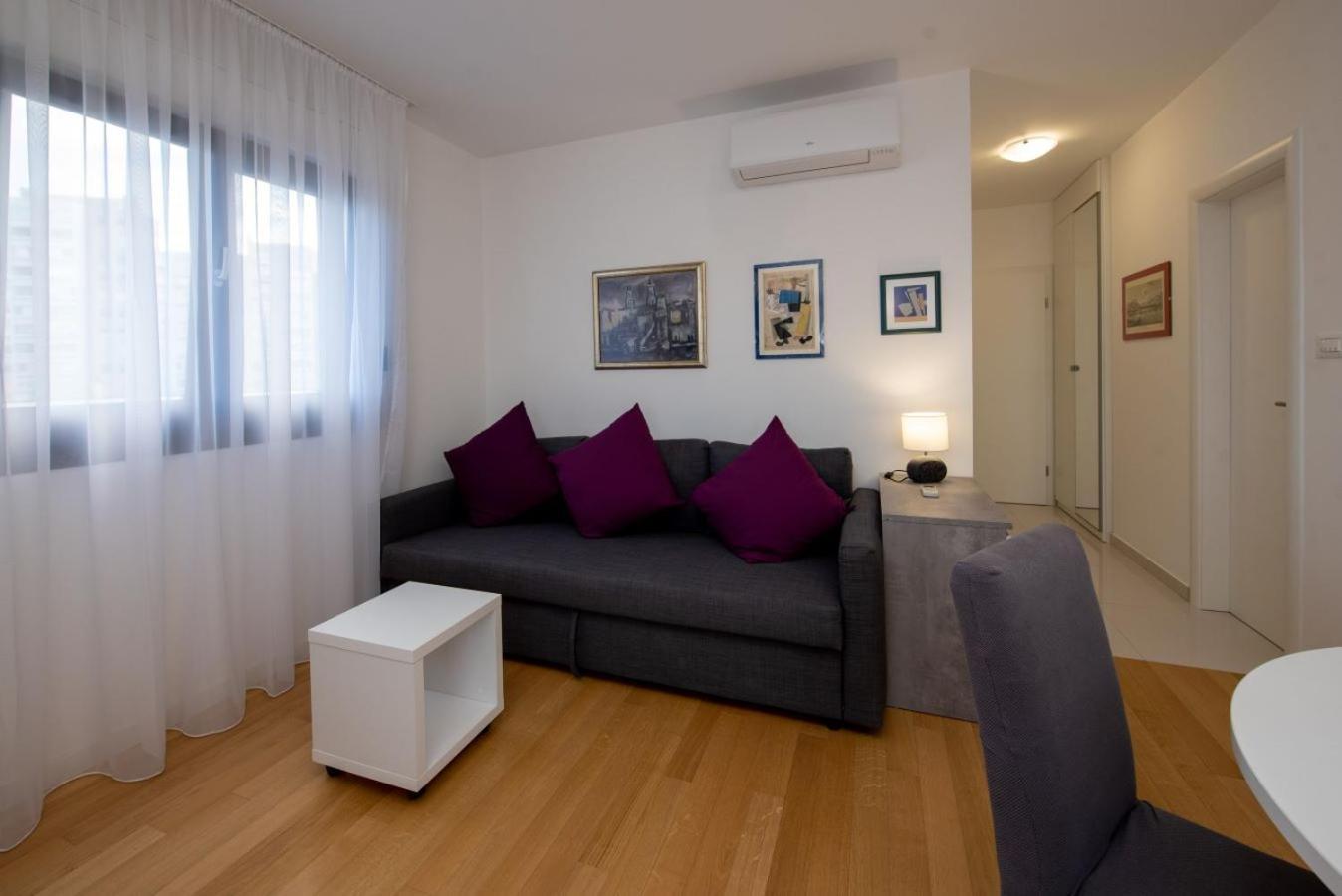 S'Akvarel 4 - Private Garage Apartment Сплит Екстериор снимка